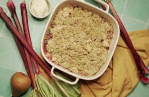 Apple Pear Rhubarb Crumble