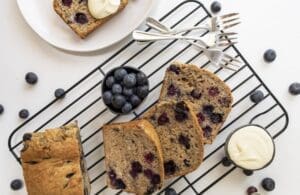 Blueberry-Yoghurt-Cake