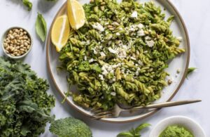 Broccoli-Kale-Pesto-Pasta-800x520