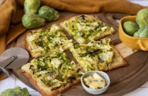 Brussels-Sprouts-Blue-Cheese-Pizza-copy-800x520