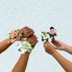 CORSAGE + BOUTONNIÈRE