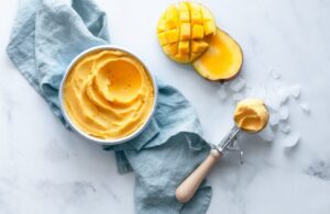Easy-Mango-Frozen-Yogurt-2-800x520