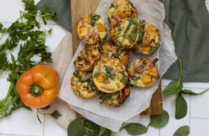 Egg-Bacon-Muffins-with-Capsicum-800x520