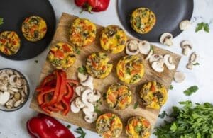 Mushroom-capsicum-egg-cups-800x520 (1)