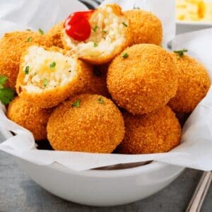 OPERA ARANCINI WITH GORGONZOLA AND MOZZARELLA