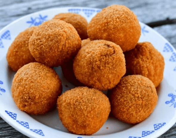 OPERA ARANCINI WITH TRUFFLE AND MOZZARELLA CHEESE