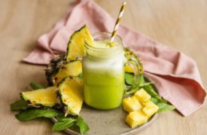 Pineapple-Mint-Smoothie-