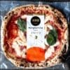 Packaged Margherita pizza with tomato sauce, mozzarella, basil, and 400 Gradi branding.