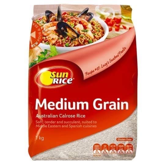 SunRice Medium Grain Calrose Rice 1kg, gluten-free, ideal for Middle Eastern and Spanish dishes.